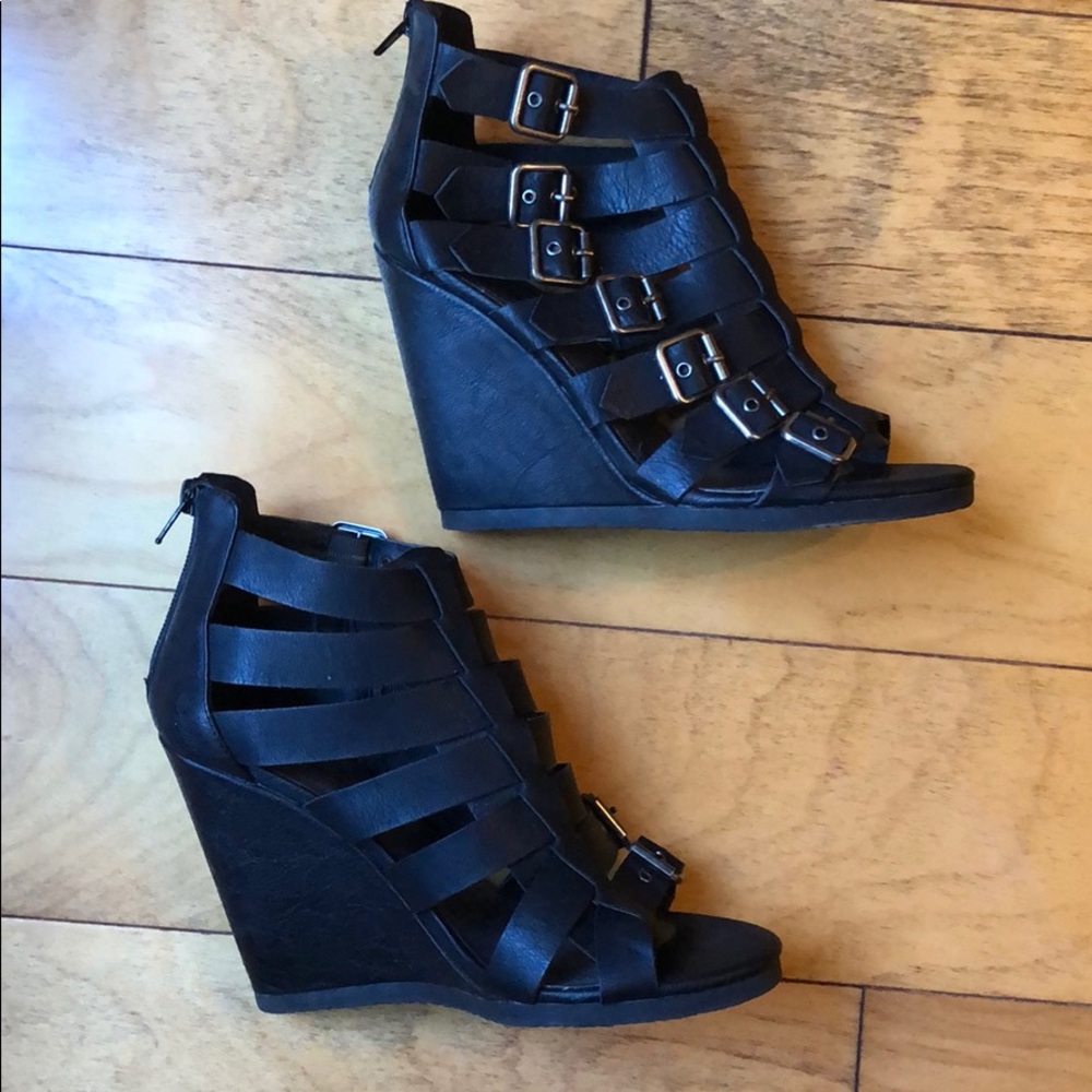 Madden Girl Duff strappy bootie/sandal size 8